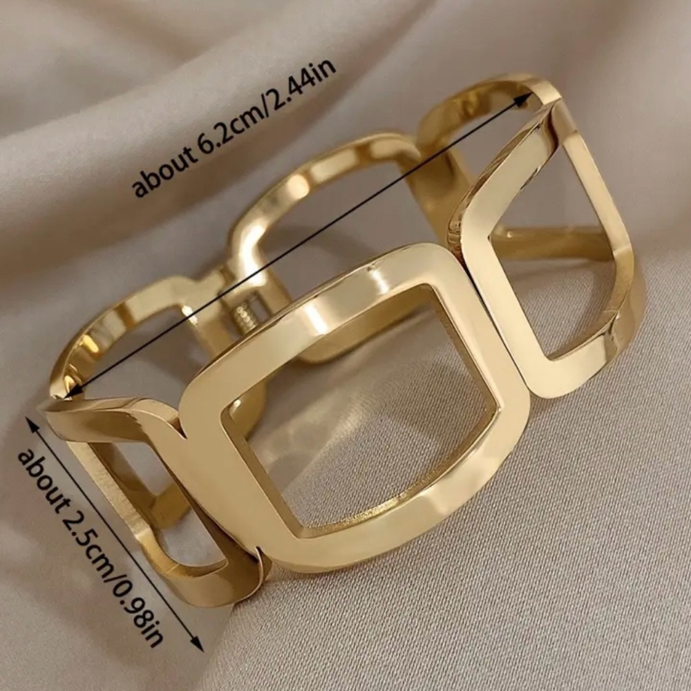 GOLD PLATED HINGED HOLLOW SQUARE BUCKLE LINK CHAIN WIDE BRACELET - Picture 3 of 4
